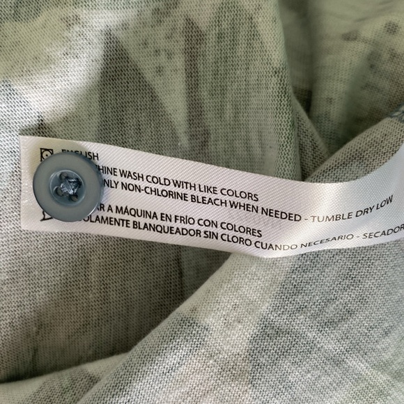 Just Attitude floral short sleeve button down shirt NWOT - Picture 5 of 5